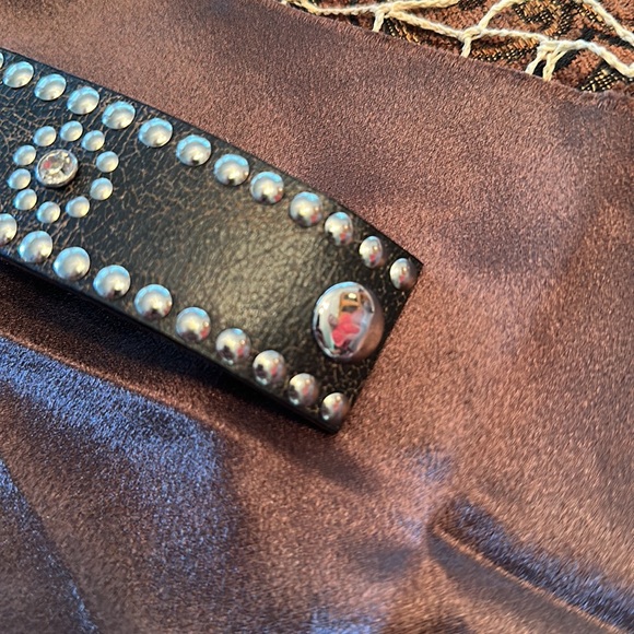 Black leather cuff. - Picture 4 of 9